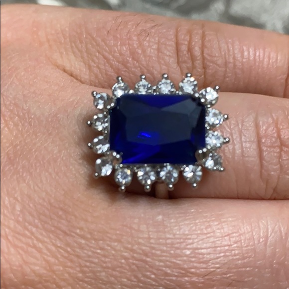 Silver Sapphire ring - Picture 2 of 6
